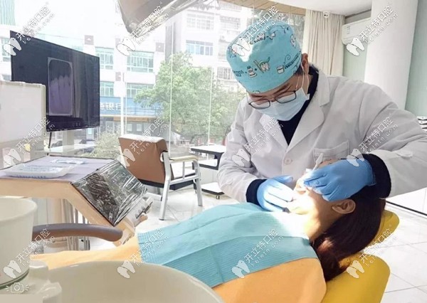 廣州增城區(qū)大拇指口腔的各類牙齒矯正價(jià)格,你要不要參考