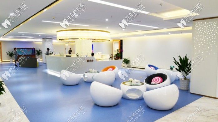 重慶美奧口腔服務(wù)臺大廳