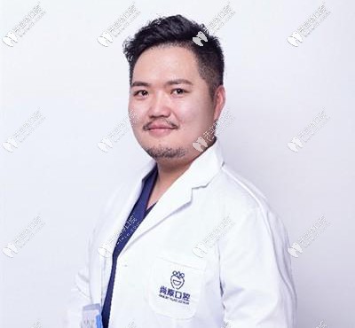 重慶美奧口腔醫(yī)院黃澤源院長(zhǎng)