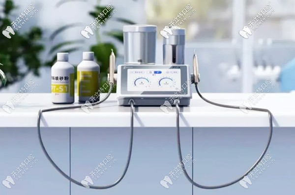 超聲噴砂牙周治療儀展示圖 超聲噴砂牙周治療儀展示圖