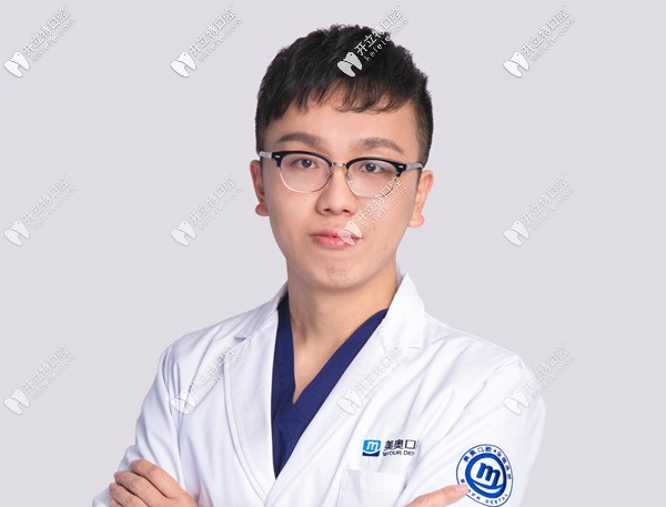徐州美奧口腔門診部胡建晨