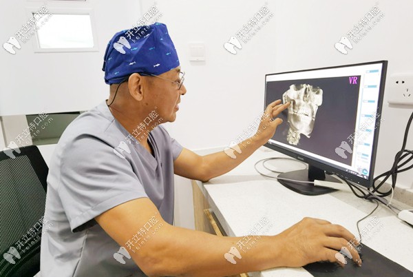 郭朝輝院長日常工作照