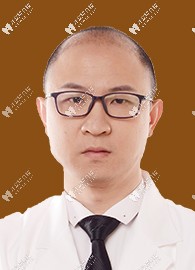 福州維樂(lè)口腔正畸主任吳和峰    