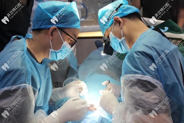 李慧口腔的種植牙手術(shù)過程圖 李慧口腔的種植牙手術(shù)過程圖