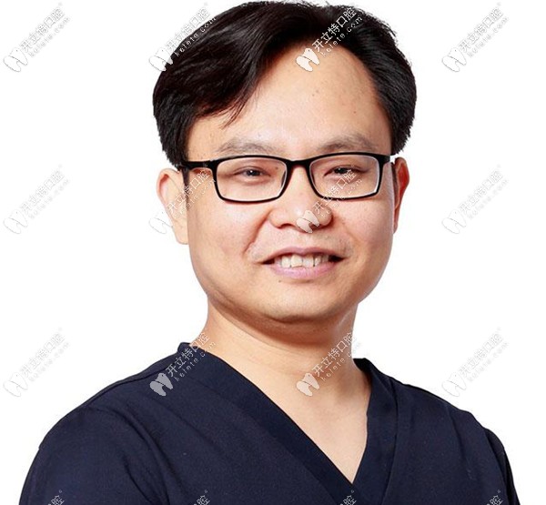 重慶維樂口腔舌側(cè)矯正醫(yī)生楊國平