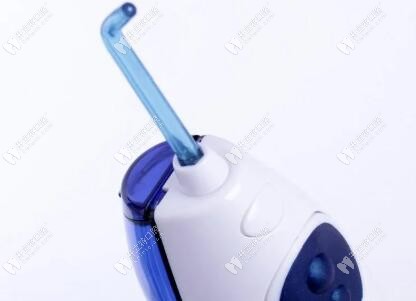 沖牙器能每天三次沖牙嗎?當(dāng)心水牙線使用不當(dāng)導(dǎo)致牙齦萎縮