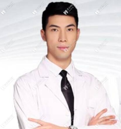 黔西金鉑士口腔門診部胡誠